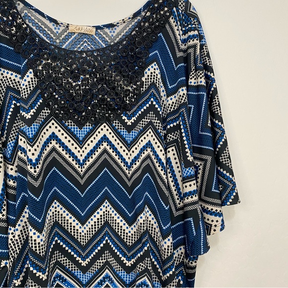 LAVISH Blouse Geometric Pattern Embroidered Neckline Blue Black Plus Size 2X - Picture 5 of 9